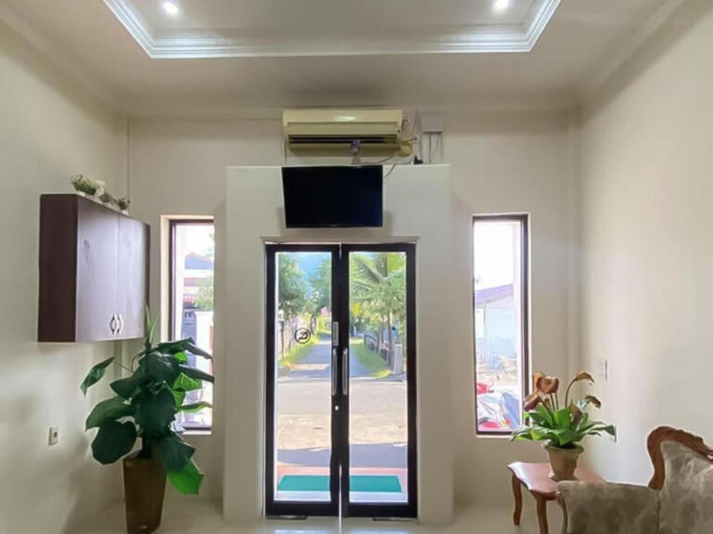 Grand Emperom Mitra Reddoorz 2* Banda Aceh